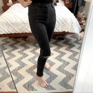 3 for 15$🌸 Black washed out jeans - very high waisted - Size 27
